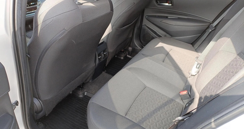 Toyota Corolla cena 94900 przebieg: 128350, rok produkcji 2019 z Szczecinek małe 154